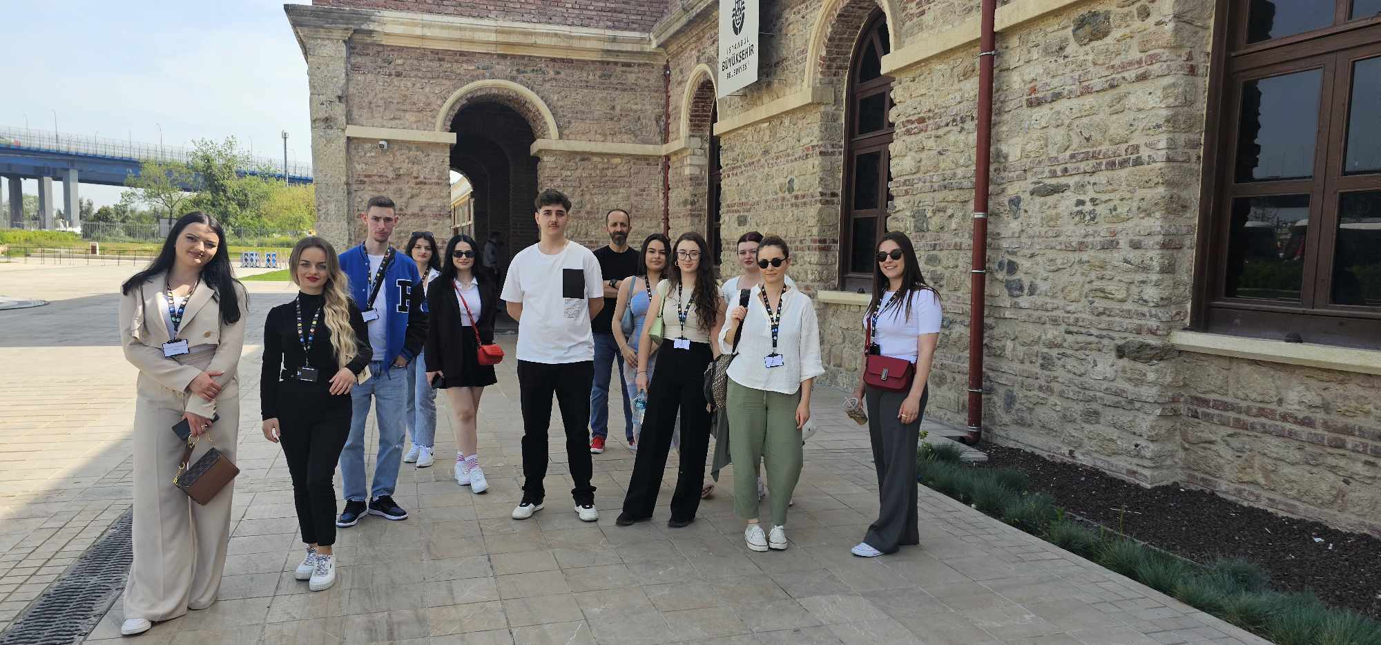 Studentët e Dizajnit grafik të Universitetit të Tetovës qëndrojnë për vizitë studimore në Republikën e Turqisë