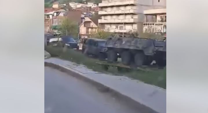 Automjetet ushtarake gjermane u futën në Kosovë, KFOR: S’ka të bëjë me veriun Automjetet ushtarake gjermane u futën në Kosovë, KFOR: S’ka të bëjë me veriun