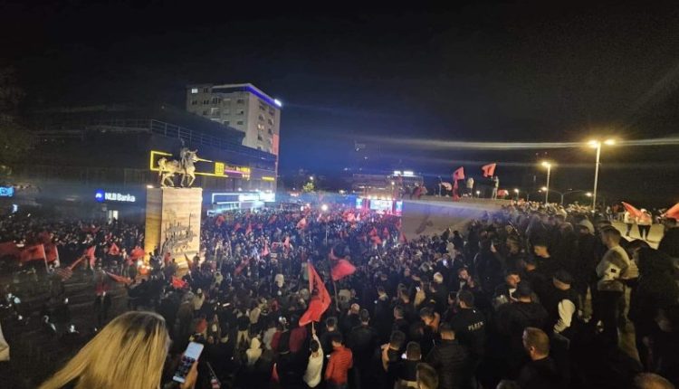 MPB: 6.000 qytetarë prezent në tubimin e VLEN-it në Sheshin Skenderbeu