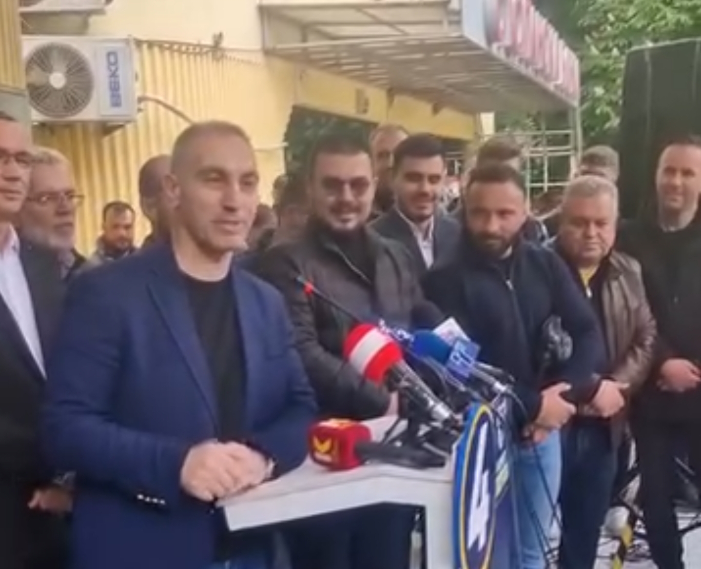 Kërkohet dorëheqja e Izet Mexhitit Kërkohet dorëheqja e Izet Mexhitit