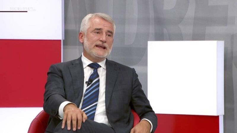 “Ndërhyrja e Kurtit në RMV ndan shqiptarët” – Thaçi: Do të fshehë dështimet në Kosovë “Ndërhyrja e Kurtit në RMV ndan shqiptarët” – Thaçi: Do të fshehë dështimet në Kosovë