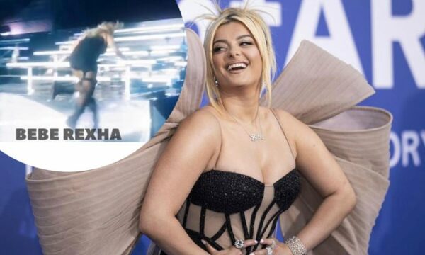 Momenti kur Bebe Rexha për pak sa thyen këmbën në Coachella  VIDEO 