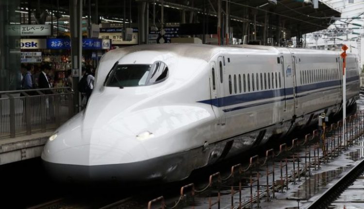 Treni në Japoni u nis me 17 minuta vonesë – Kur pasagjerët dëgjuan arsyen, askush nuk u zemërua