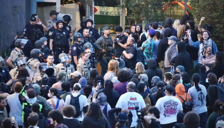 Proteste pro-palestineze në Universitetin e Kalifornisë: Policia shkatërron kampin pro-palestinez në Kaliforni