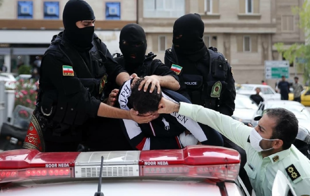 Arrestohen më shumë se 260 persona në Iran  u konfiskohet alkool dhe drogë