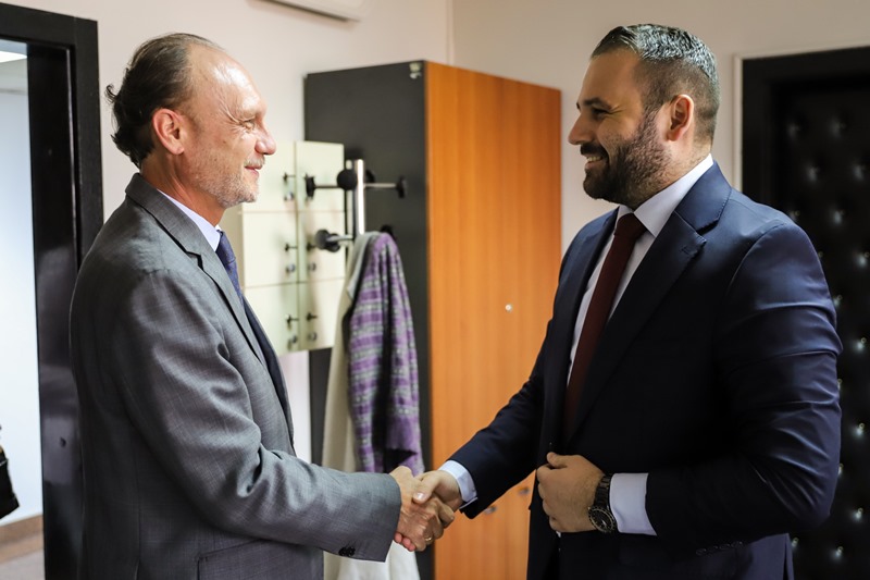 Takim i ministrit Durmishi me ambasadorin francez Bomgartner