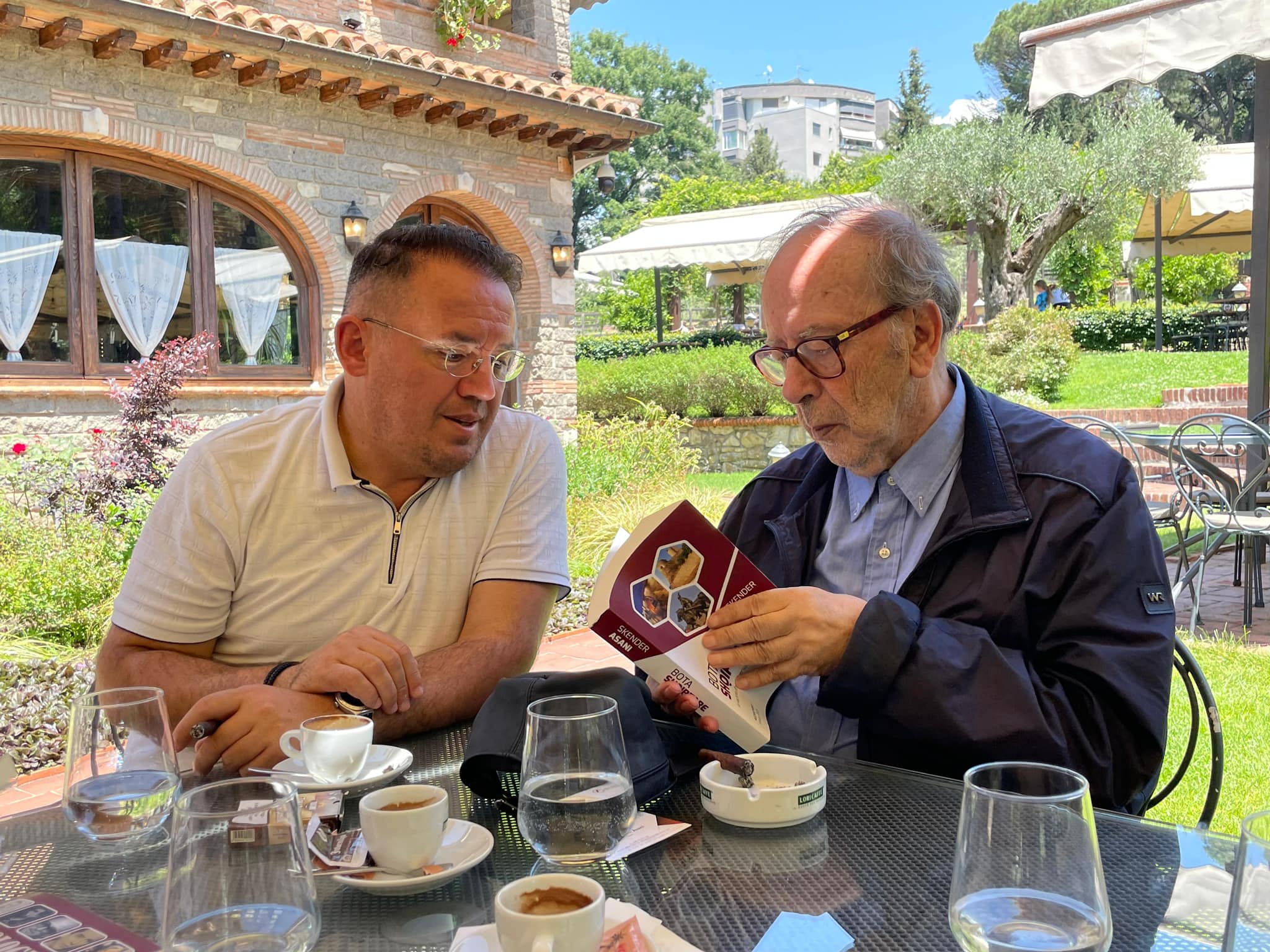 NDËRROI JETË GJENIU I LETRAVE SHQIPE ISMAIL KADARE
