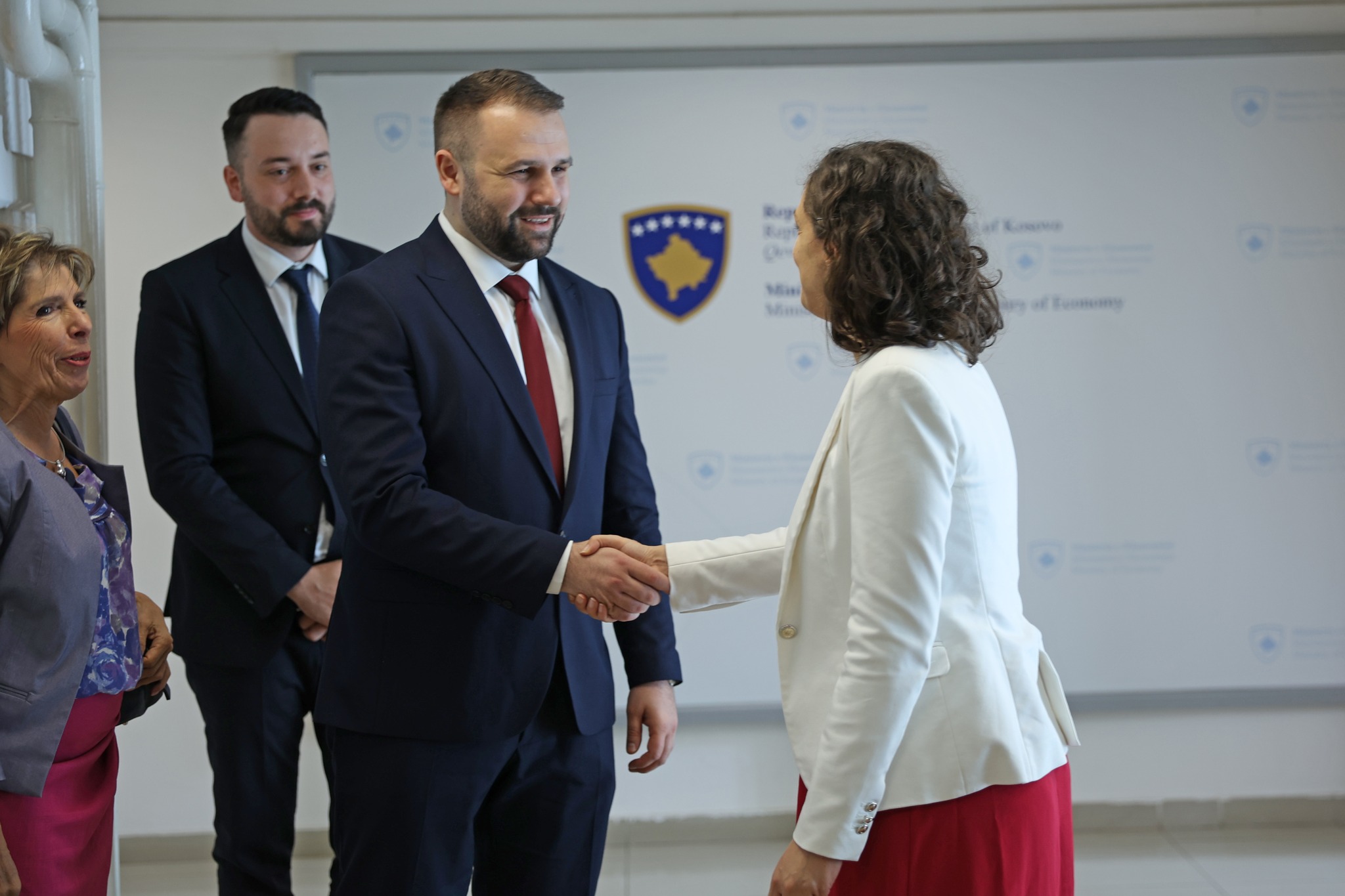Takim i ministrit Durmishi me ministren e Kosovës Rizvanoli: Bashkëpunimi i rritur mes dy vendeve do të sjellë prosperitet për qytetarët e Maqedonisë së Veriut dhe Kosovës