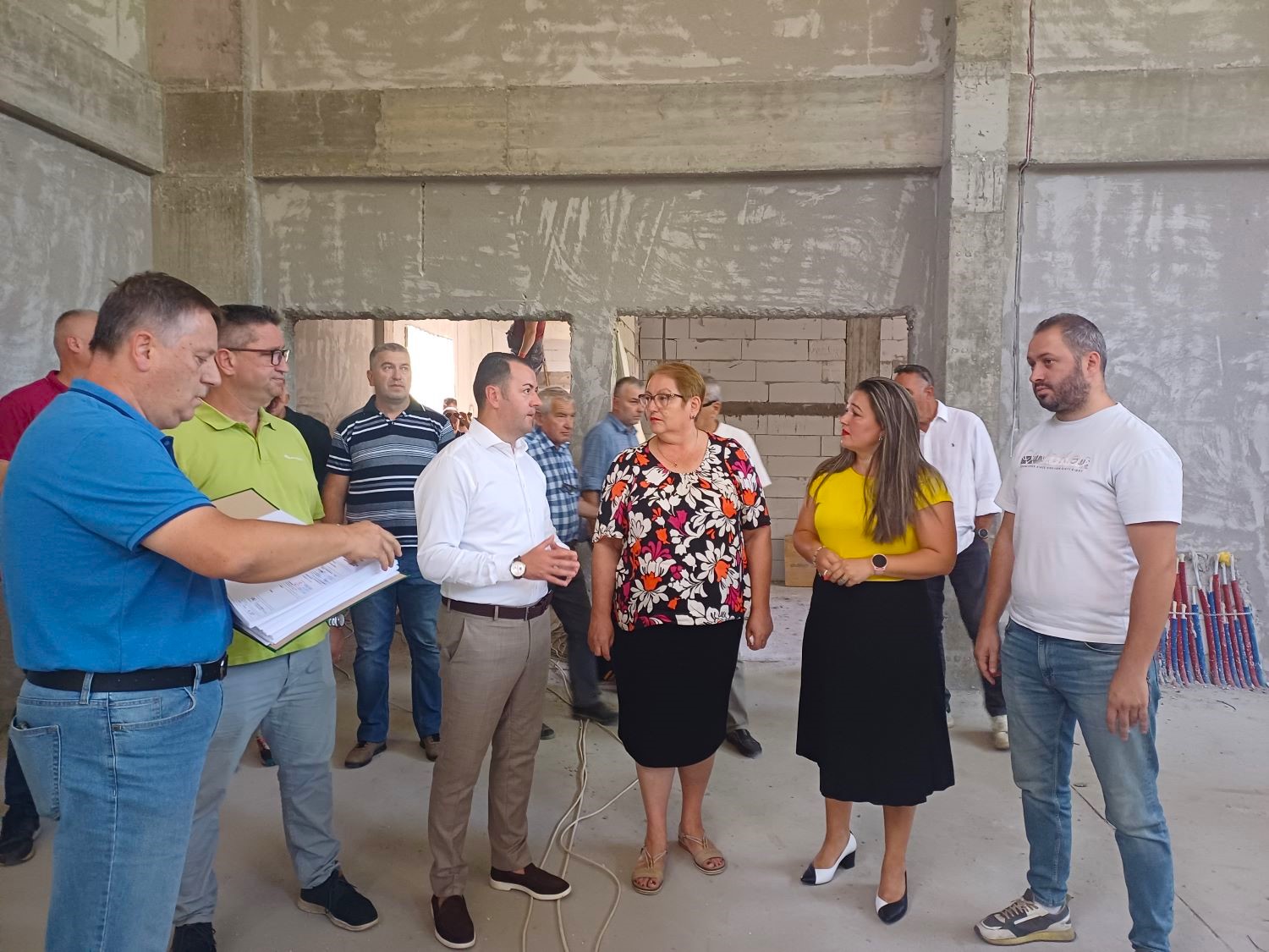 Janevska dhe Stefkovski mbikqyrën ndërtimin e sallës sportive në SHF  „Naum Ohridski” në Bullaçan