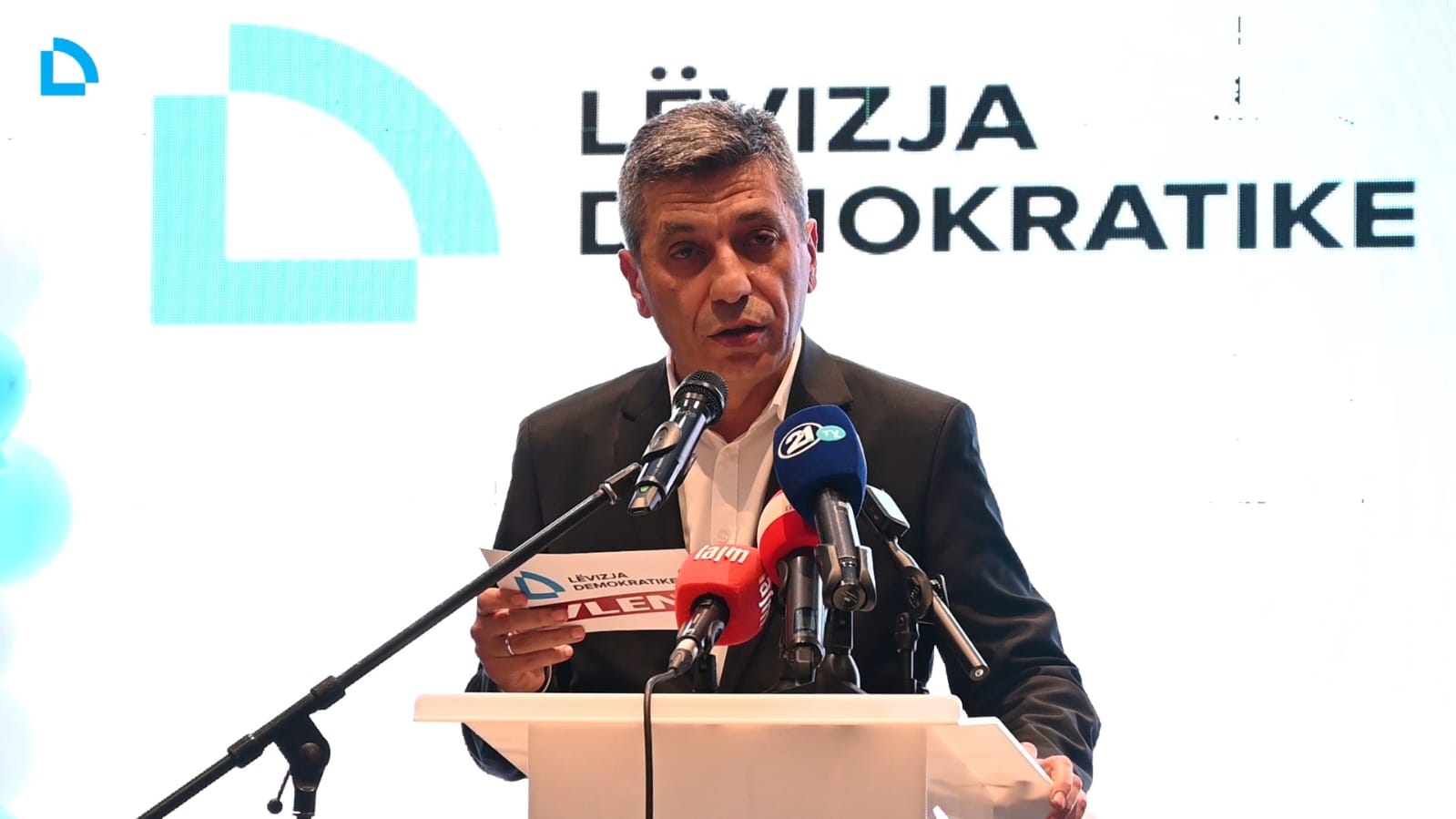 Izet Mexhiti, kryetar i Lëvizjes Demokratike, realizoi takimin e fundvitit në Holiday Inn me strukturat e partisë për të rrumbullaksuar vitin e ndryshimit