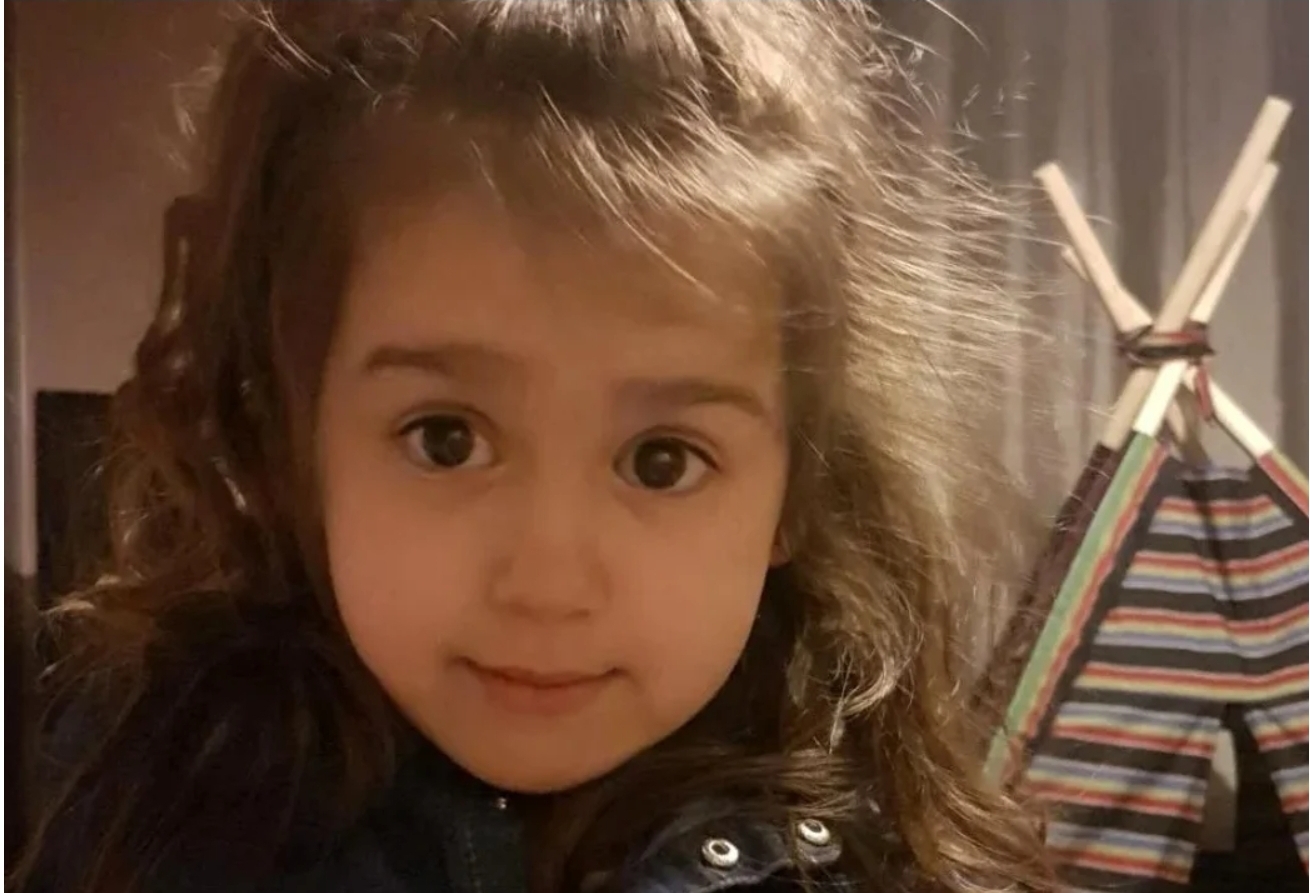 Ngjarje e rëndë/ Vranë 10-vjeçaren, dënohen me burgim të përjetshëm babai së bashku me njerkën, deklarata shokuese për policinë: E dënova… Ngjarje e rëndë/ Vranë 10-vjeçaren, dënohen me burgim të përjetshëm babai së bashku me njerkën, deklarata shokuese për policinë: E dënova…
