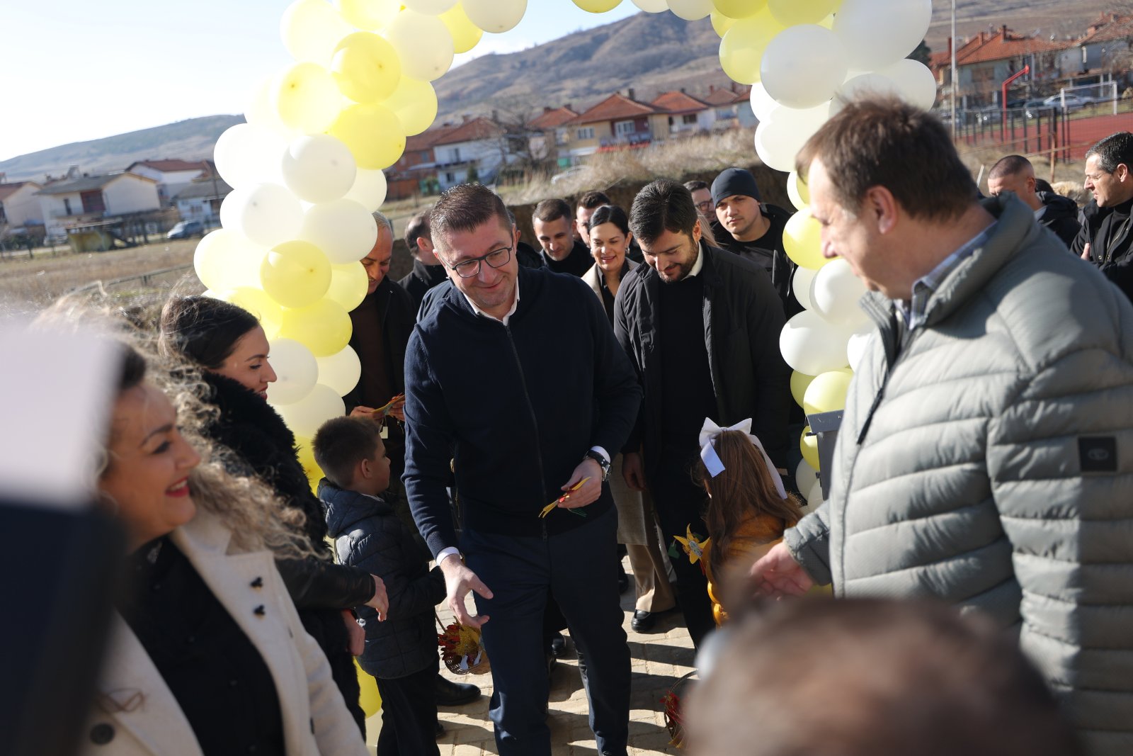 Mickoski: U vu në përdorim kloni i kopshtit për fëmijë dhe salla sportive në Shtip, vazhdojmë të punojmë me përkushtim