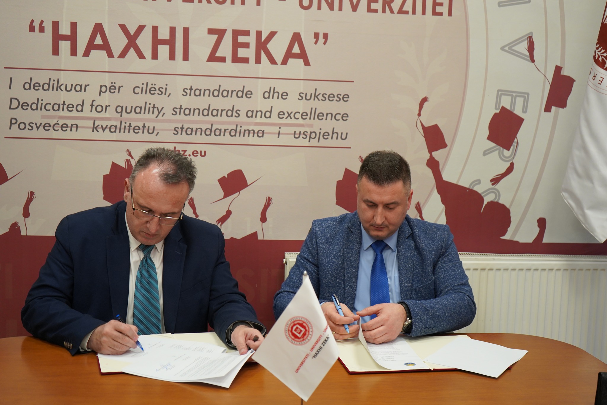 Universiteti i Tetovës dhe Universiteti “Haxhi Zeka” – Pejë, nënshkruan marrëveshje bashkëpunimi