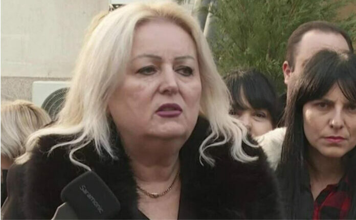 Çudi në Maqedoni/ Drejtoresha e “Kozle”, Dr. Simonovska, ndaloi ...